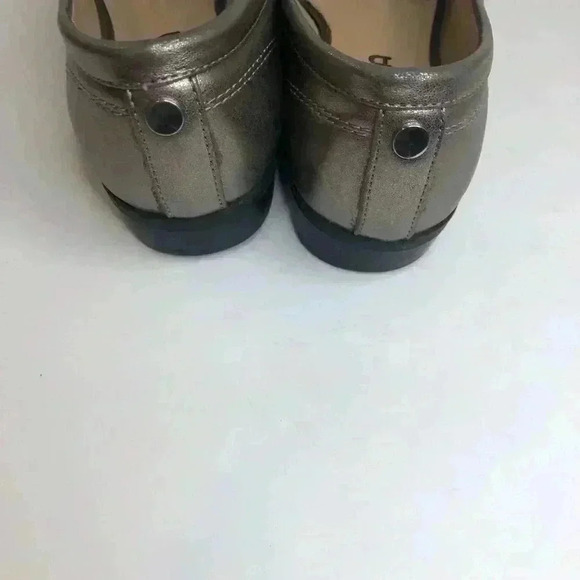 Unisa Women’s Gold Slip on Comfort Shoes size 8.5M - Picture 5 of 6